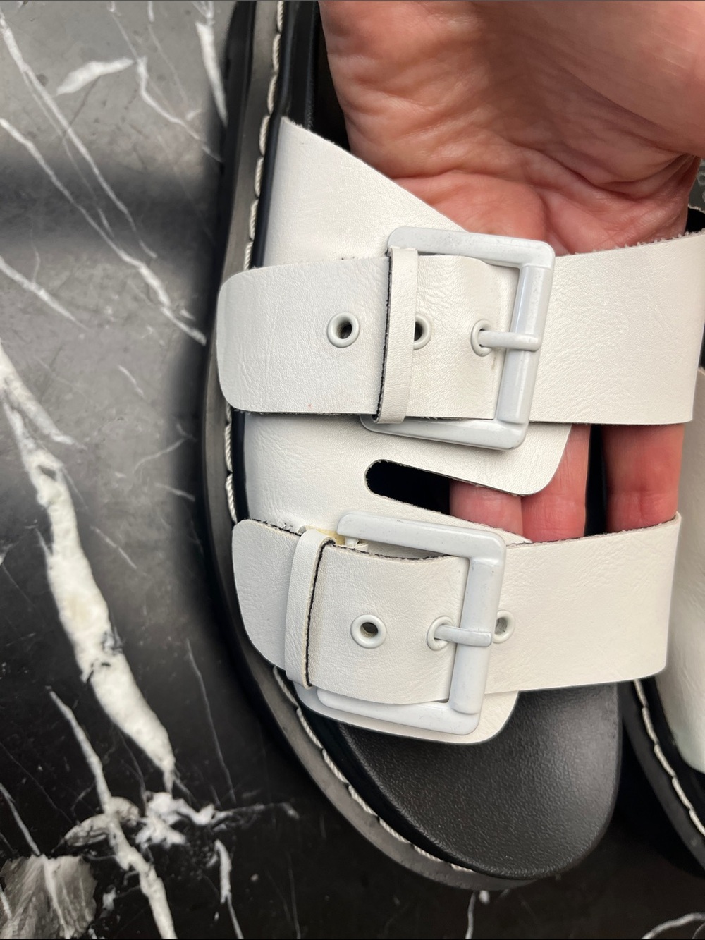 Steve Madden platform slide sandals chunky sole, buckle straps. White, black 8.5 - Picture 12 of 13